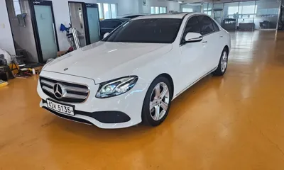 Mercedes-Benz E-Class 2017, 97001 км, за 19900000 KRW - фото 1
