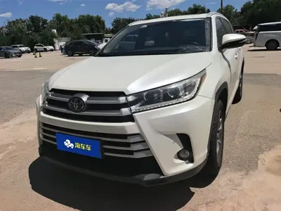 Toyota Highlander 2018, 60900 км, за 125000 CNY