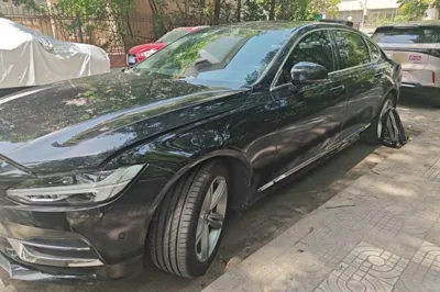 Volvo S90 2017, 88900 км, за 111350.74 CNY - фото 1