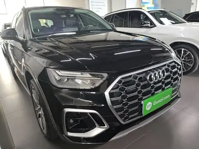 Audi Q5L 2023, 21600 км, за 223100 CNY