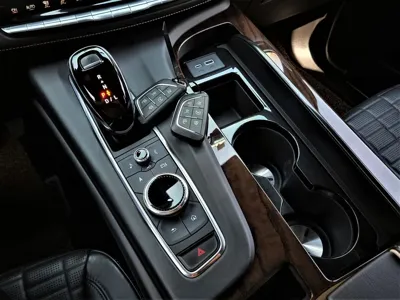 Cadillac Escalade 2021, 122600 км, за 66000000 KRW - фото 9