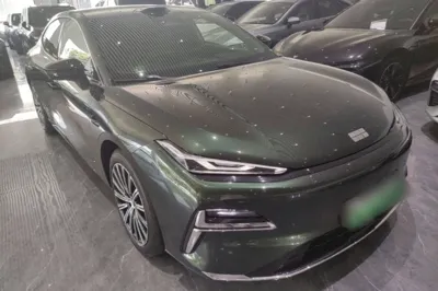 Geely Galaxy Galaxy 8 2025, 4700 км, за 146931.31 CNY