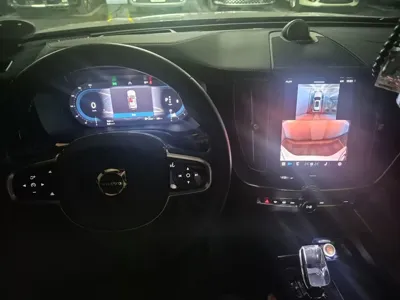 Volvo XC60 2024, 23222 км, за 53720000 KRW