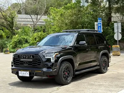 Toyota Sequoia 2024, 68000 км, за 718000 CNY