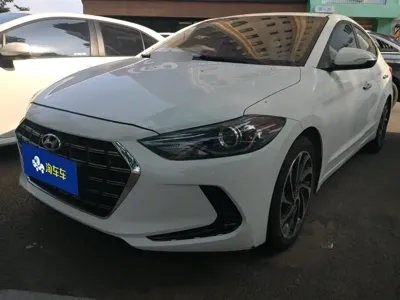 Hyundai Elantra · 2020 год