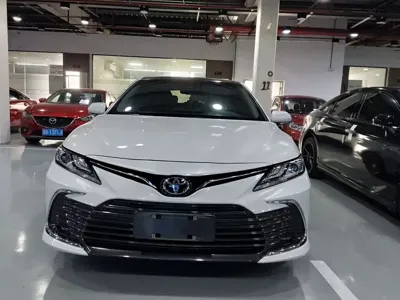Toyota Camry 2023, 26000 км, за 116500 CNY