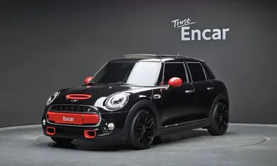 MINI Cooper · 2018 год