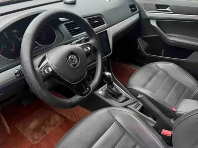Volkswagen Gran Lavida 2018, 80000 км, за 35300 CNY