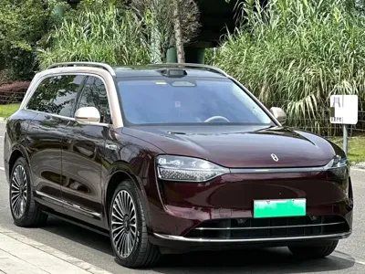 AITO 问界 AITO M9 2025, 9000 км, за 361200 CNY