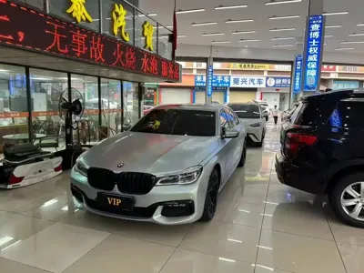 BMW 7 Series · 2018 год