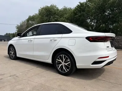 Geely Emgrand 2023, 700 км, за 59800 CNY - фото 9
