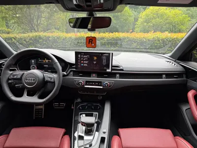 Audi A4L 2025, 7000 км, за 113600 CNY