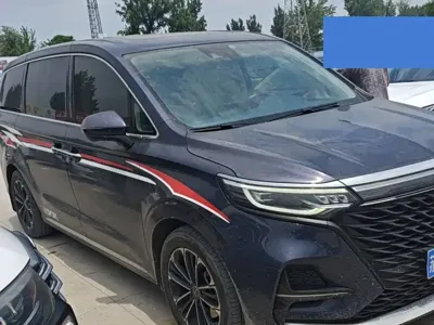 Roewe iMAX8 2021, 73000 км, за 73900 CNY - фото 3