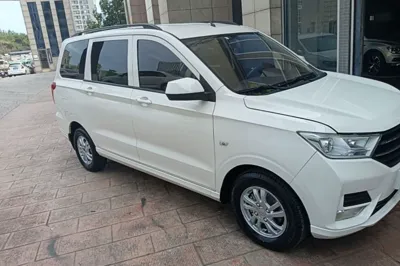 Wuling Hongguang 2019, 106700 км, за 43207.31 CNY