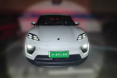 Porsche Macan 2024, 4200 км, за 451092.85 CNY