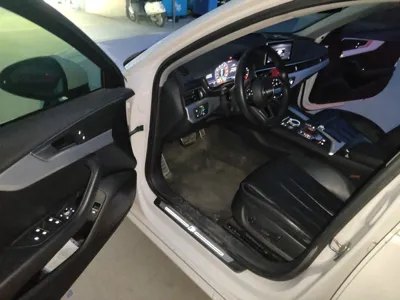 Audi A4L 2018, 119300 км, за 93676.02 CNY