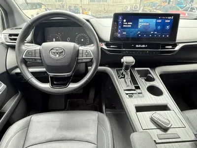 Toyota Sienna 2022, 33000 км, за 228000 CNY - фото 17