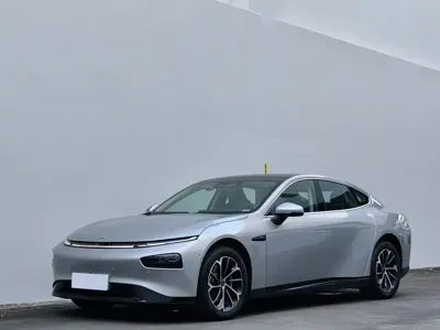 Xpeng P7 · 2023 год