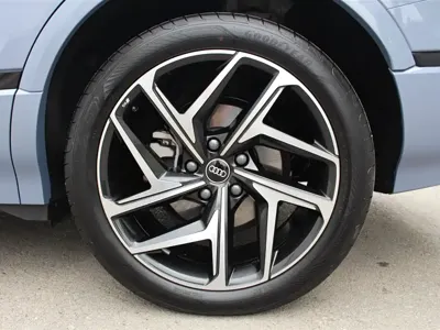 Audi 奥迪Q6L e-tron 2025, 5600 км, за 256000 CNY - фото 7