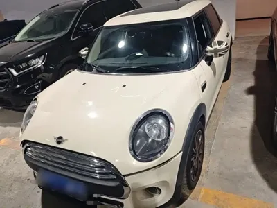 MINI MINI 2020, 53800 км, за 81100 CNY