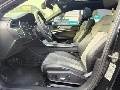 Audi A6L 2019, 117000 км, за 189899 CNY