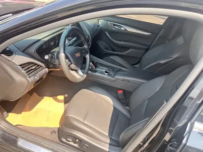 Cadillac CT5 2022, 50000 км, за 115800 CNY