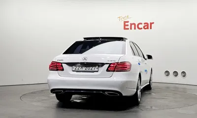 Mercedes-Benz E-Class 2015, 180031 км, за 11000000 KRW