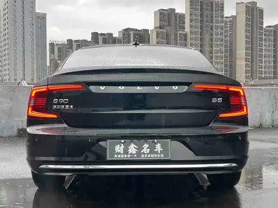 Volvo S90 2024, 38000 км, за 186800 CNY - фото 8