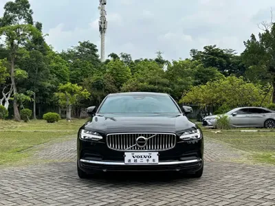 Volvo S90 2023, 62000 км, за 165799 CNY