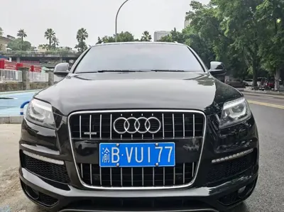 Audi Q7 · 2015 год