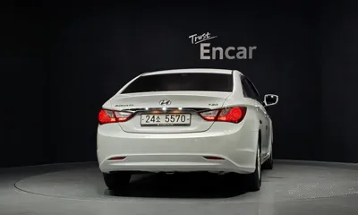 Hyundai Sonata 2012, 28517 км, за 5000000 KRW