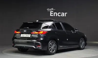 Lexus CT200h 2018, 120050 км, за 15300000 KRW - фото 2