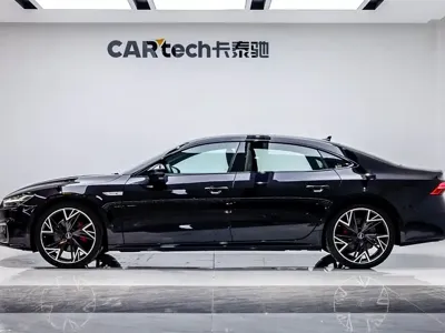 Audi A7L 2024, 34800 км, за 278000 CNY