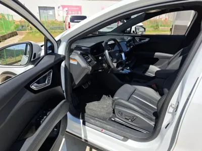 Audi Q4 e-tron 2022, 62443 км, за 9020000 KRW - фото 5