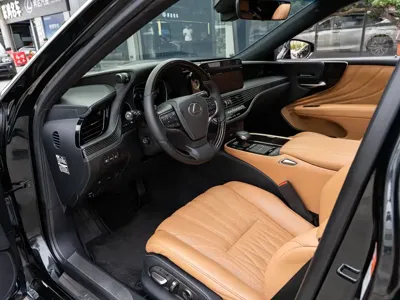 Lexus LS 2021, 102000 км, за 459600 CNY - фото 9