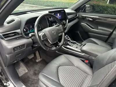 Toyota Crown Kluger 2021, 60000 км, за 155000 CNY - фото 9