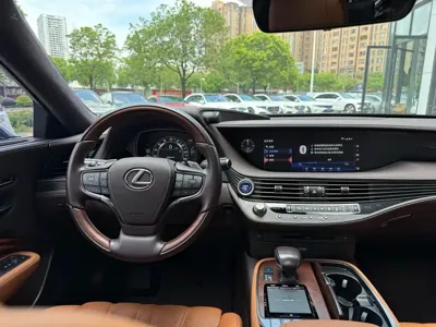 Lexus LS 2019, 100000 км, за 396000 CNY - фото 11