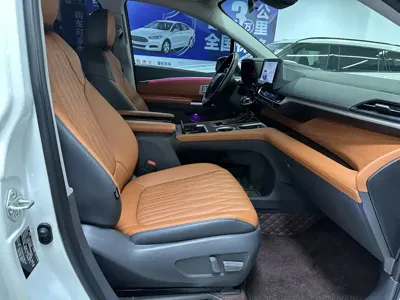 Toyota Granvia 2024, 28000 км, за 249800 CNY - фото 16