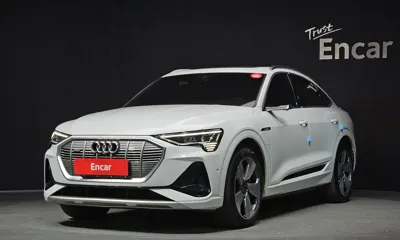 Audi e-tron · 2022 год