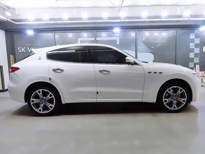 Maserati Levante 2017, 44347 км, за 35000000 KRW