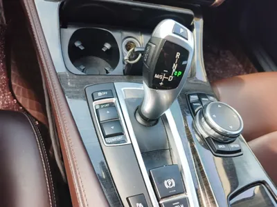 BMW 5 Series 2017, 141100 км, за 107075.77 CNY - фото 17