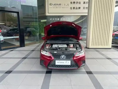 Lexus CT 2018, 93500 км, за 77000 CNY