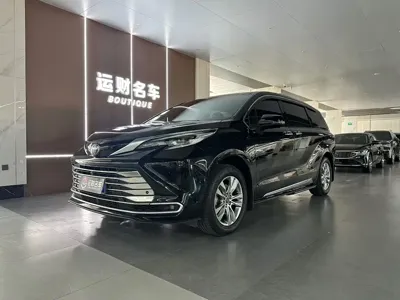 Toyota Sienna · 2022 год