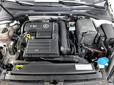 Volkswagen Golf 2016, 102100 км, за 45800 CNY - фото 10