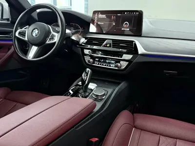 BMW 5 Series 2023, 62000 км, за 259800 CNY - фото 8