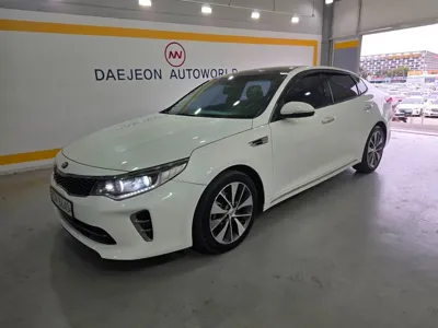Kia K5 · 2016 год