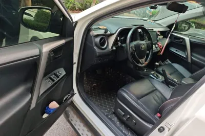 Toyota RAV4 2018, 88100 км, за 76708.29 CNY - фото 9