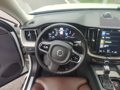 Volvo XC60 2020, 41800 км, за 140663.58 CNY - фото 11