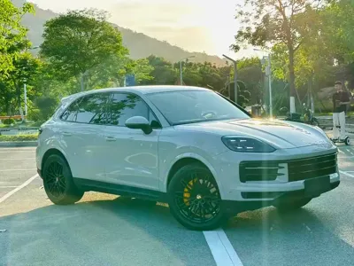 Porsche Cayenne 2024, 46000 км, за 636000 CNY