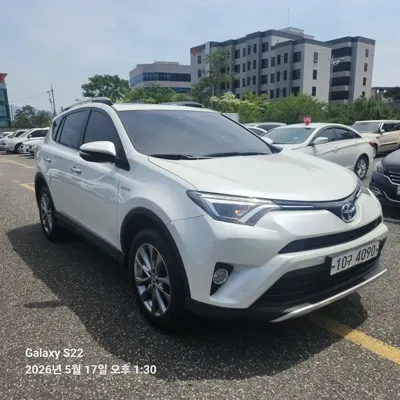 Toyota RAV4 · 2017 год